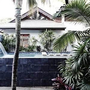 Resort The Of Byron *****